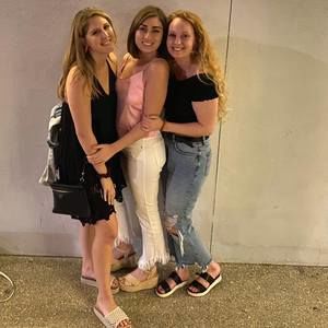 Meet your Posher, Julia